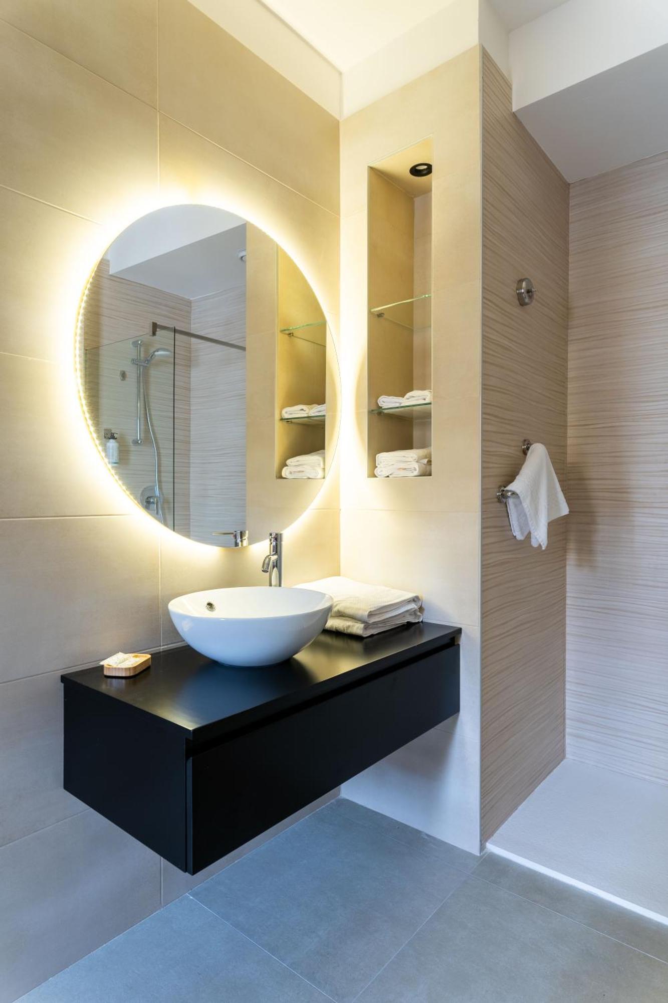 La Pergola Suites Дособуоно Екстериор снимка