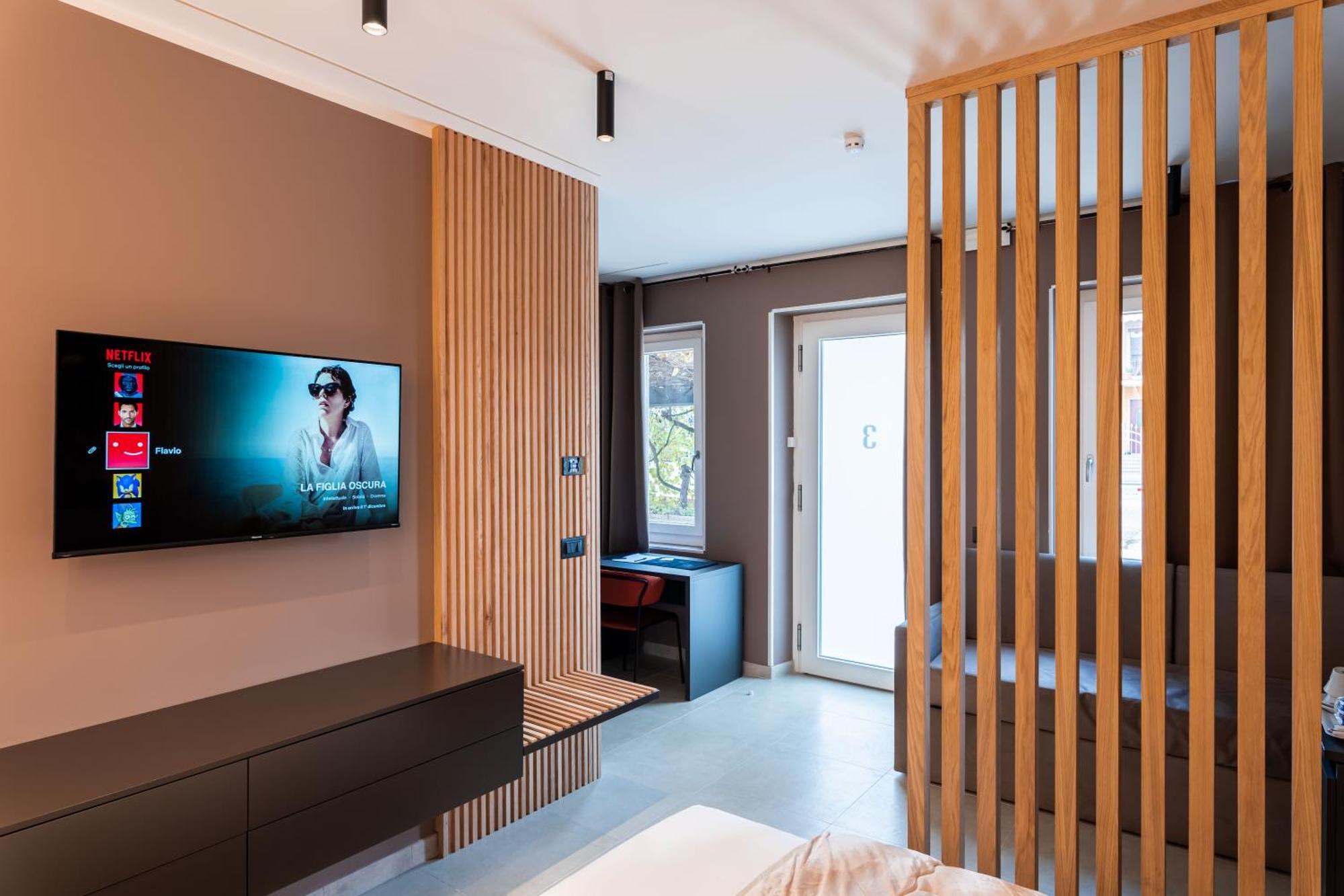 La Pergola Suites Дособуоно Екстериор снимка