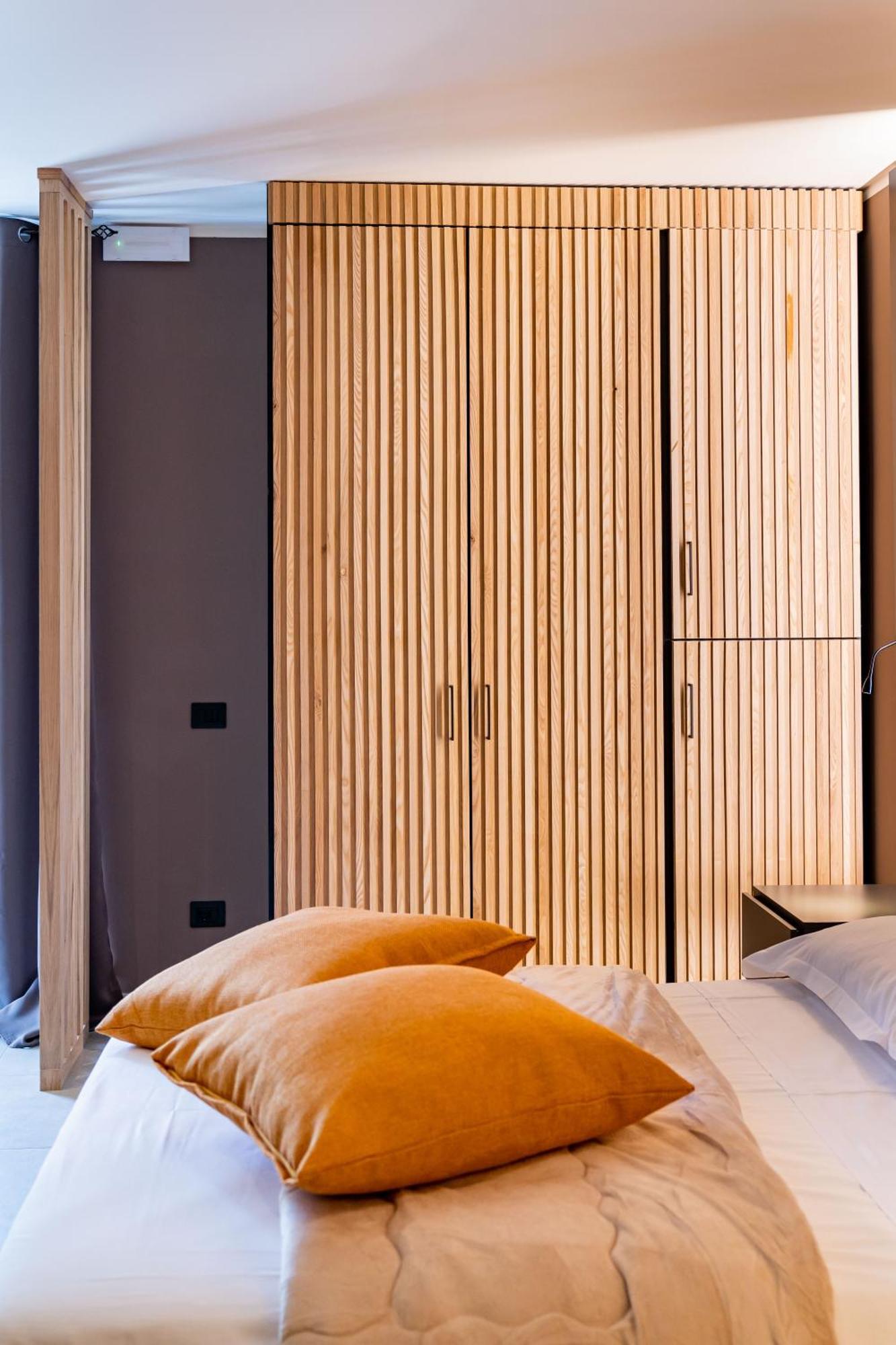La Pergola Suites Дособуоно Екстериор снимка