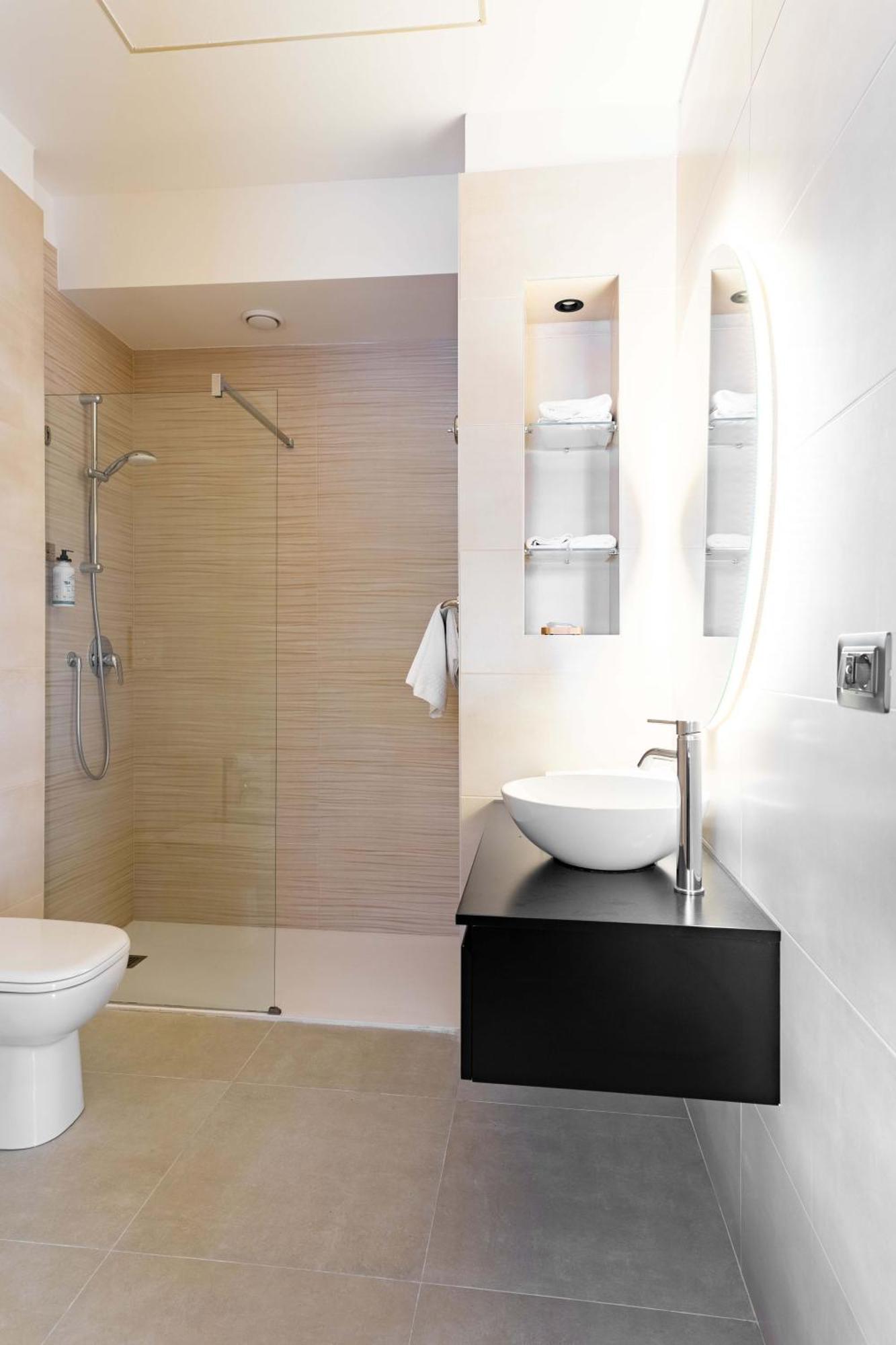 La Pergola Suites Дособуоно Екстериор снимка