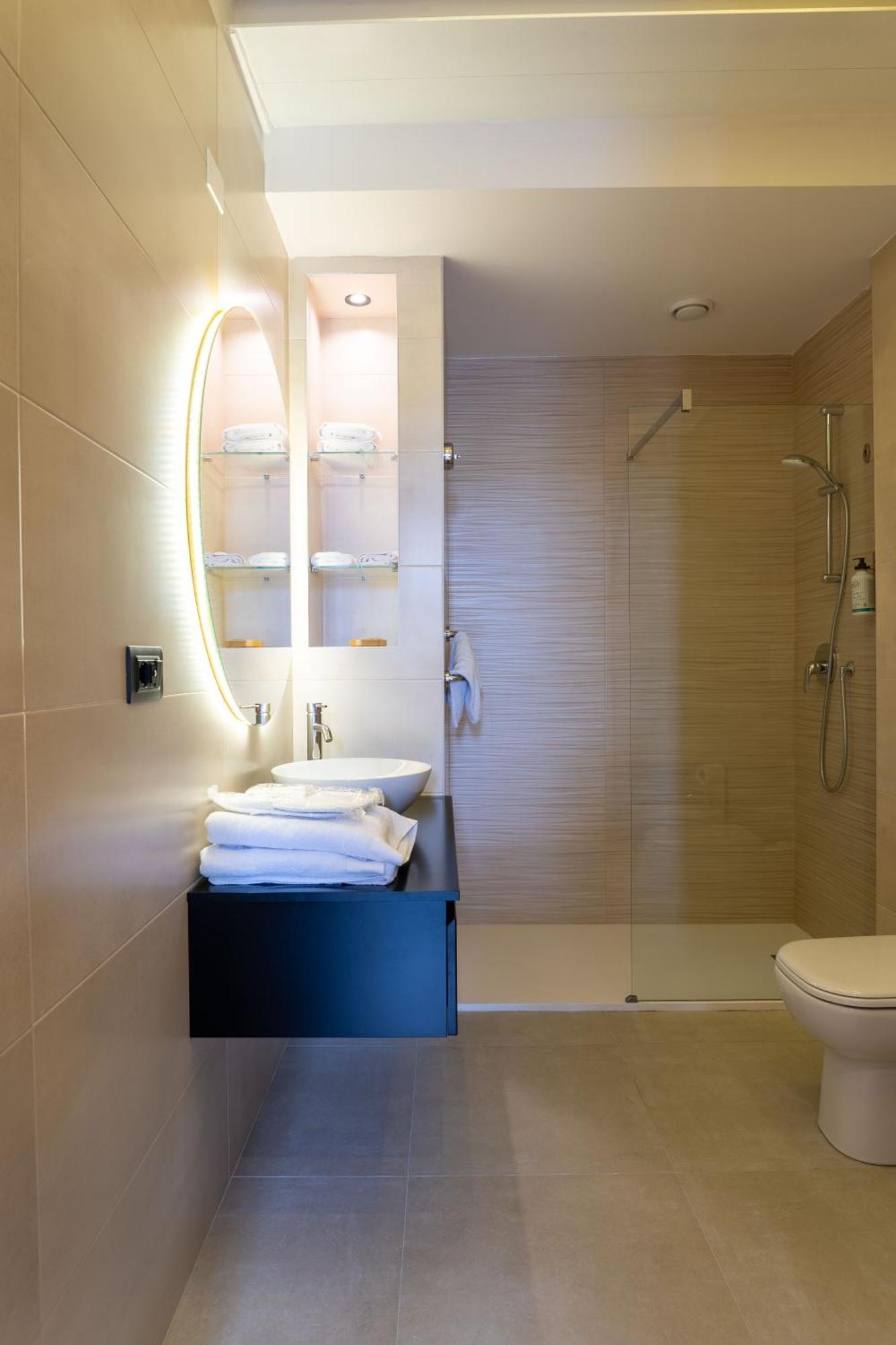La Pergola Suites Дособуоно Екстериор снимка