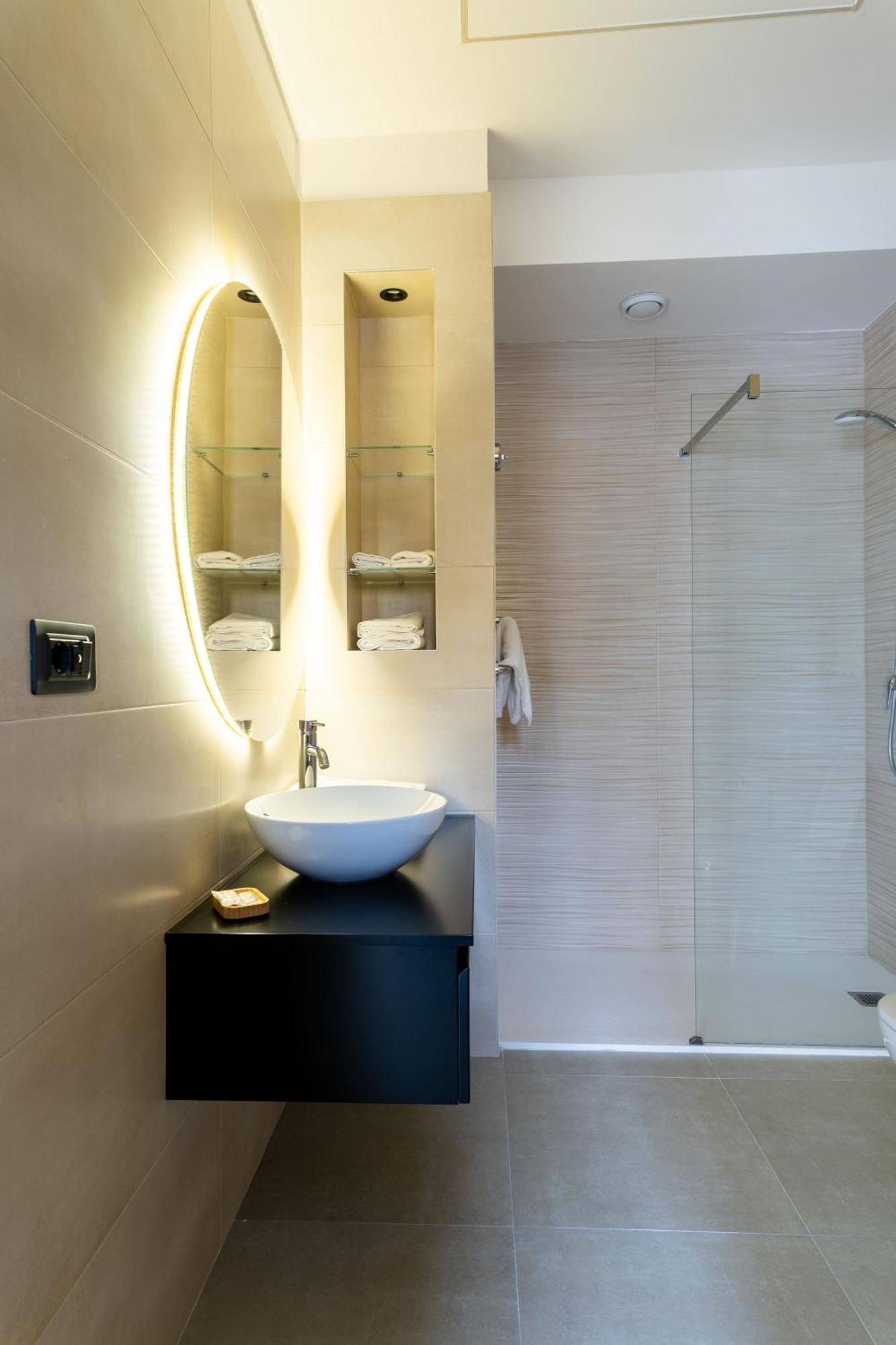La Pergola Suites Дособуоно Екстериор снимка