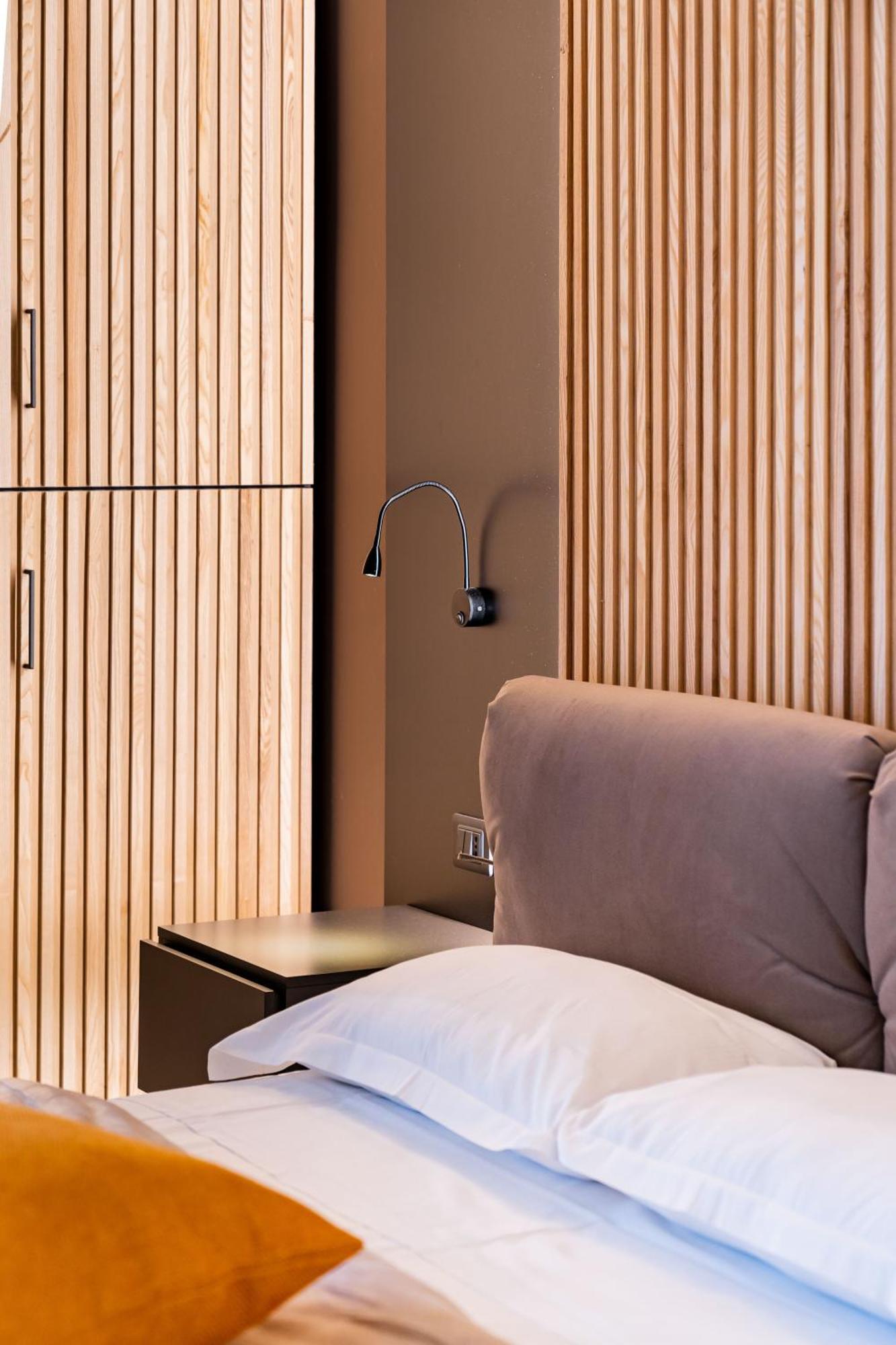 La Pergola Suites Дособуоно Екстериор снимка